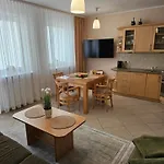 Apartment Z Garazem